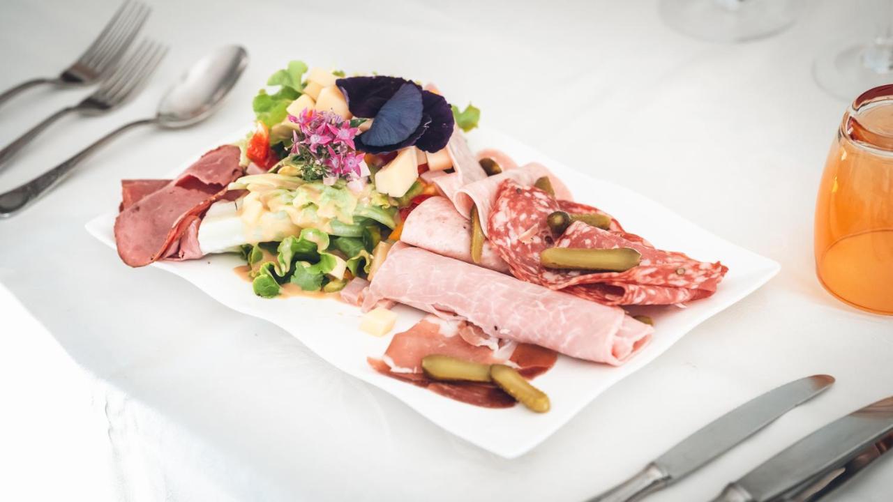 Logis Hotel Restaurant & Pizzeria Vuillot 屈索 外观 照片