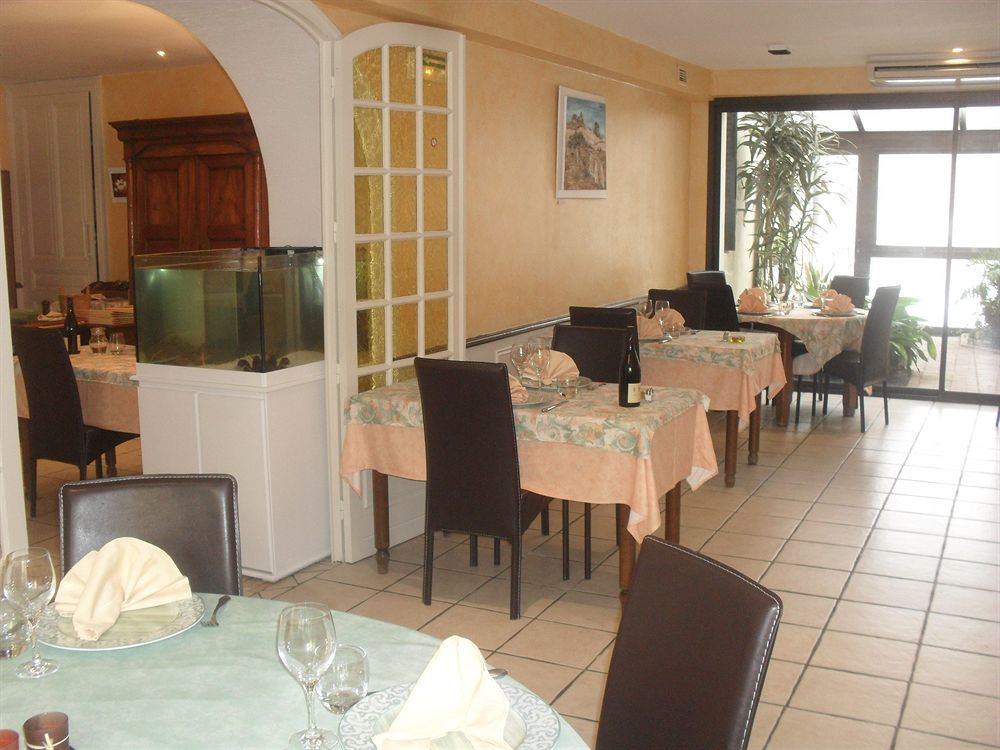 Logis Hotel Restaurant & Pizzeria Vuillot 屈索 外观 照片